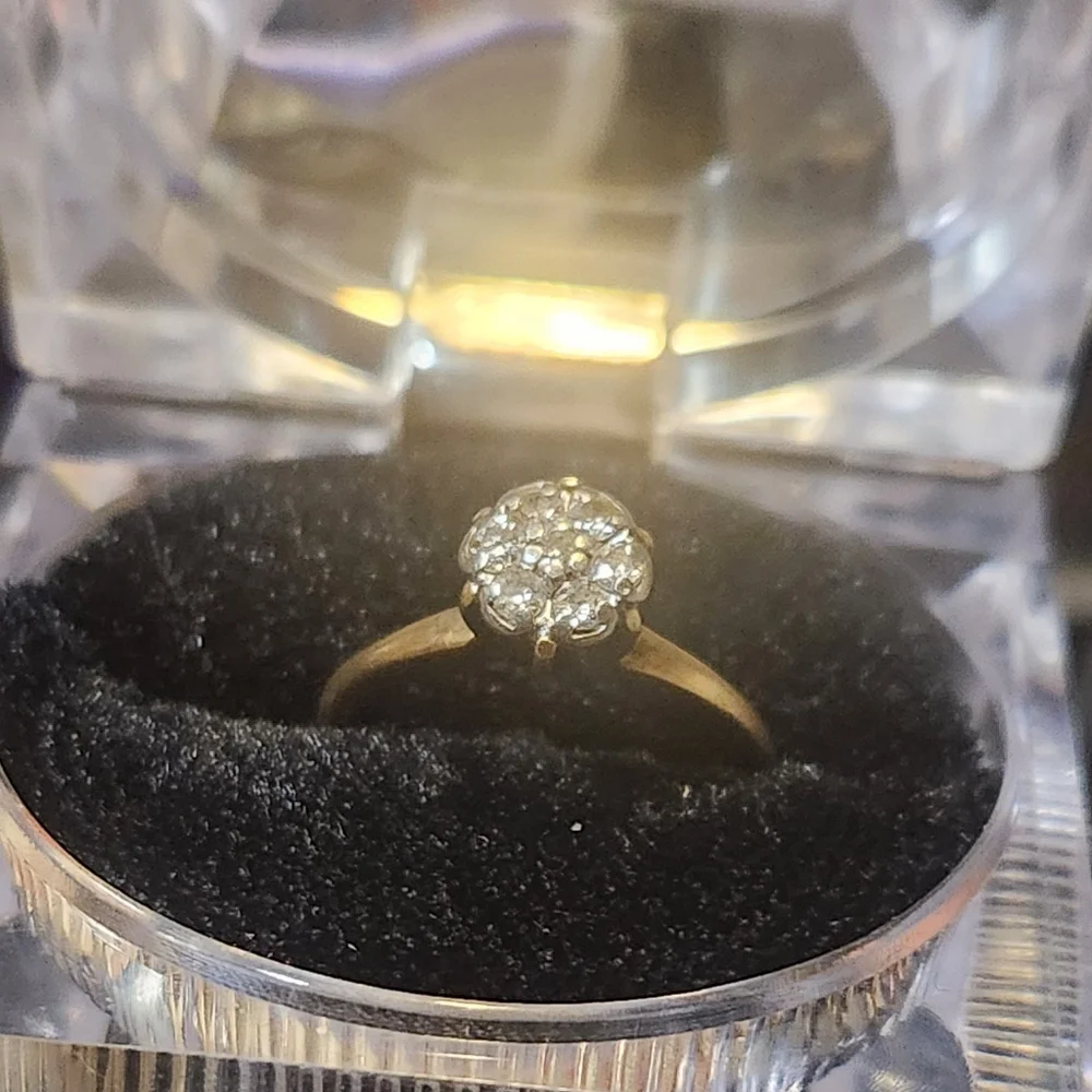 Vintage Solid Gold Diamond  Ring - Picture 11 of 16